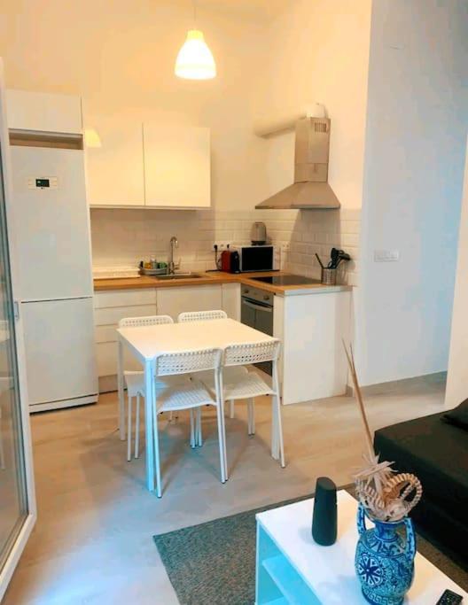 Apartamento En La Playa Las Arenas +Wifi+Ac Valencia Exteriör bild